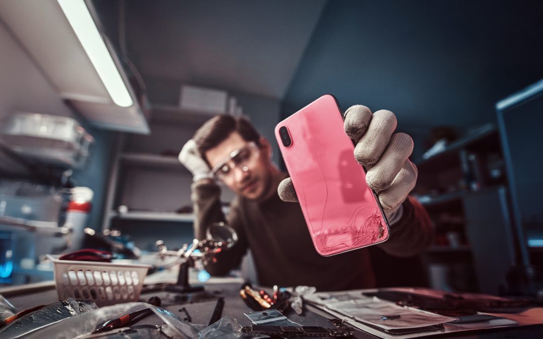 How to Choose Between Repairing or Upgrading Your Smartphone